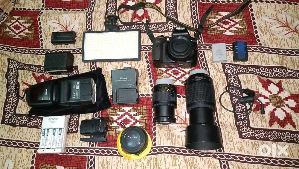 Nikon D3300 with 18-55 lens & 55-200 lens and all accessories