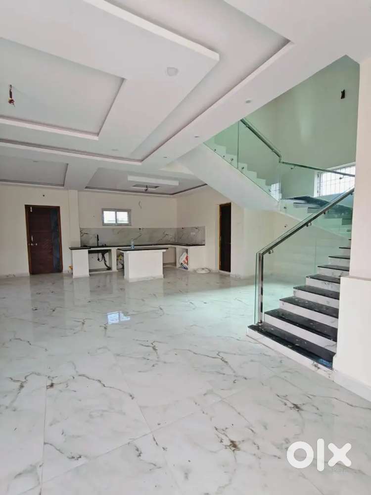 Luxurious triplex villa, 202 sqyds ,Anandapuram, 1 km from highway