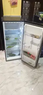 फ्रिज  बेचना है