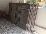 Main iron gate