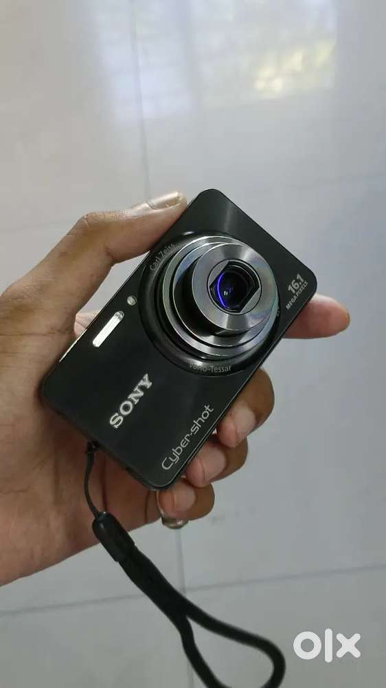 URGENT sale of Sony Cyber Shot DSC-W570