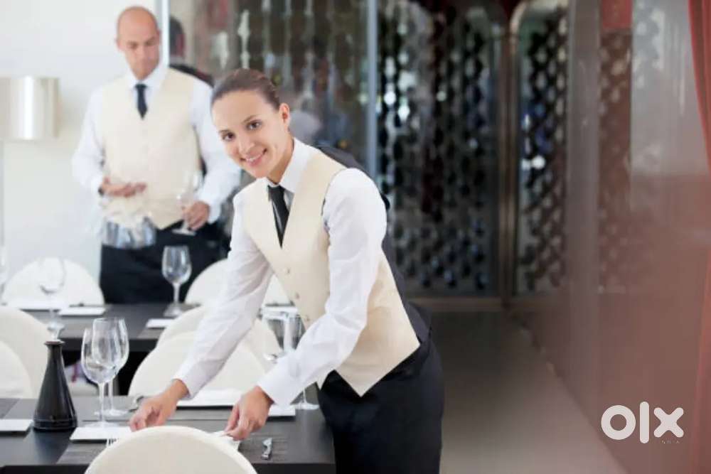 Waiter helper job rahana khana free