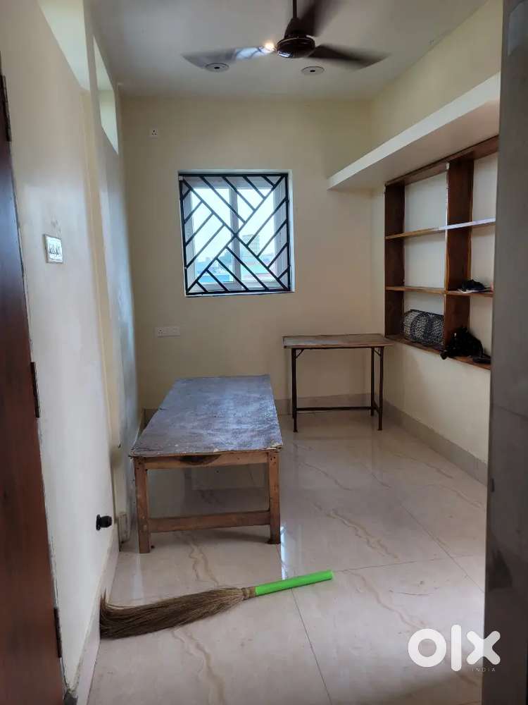 1 bhk for ladies or girls required