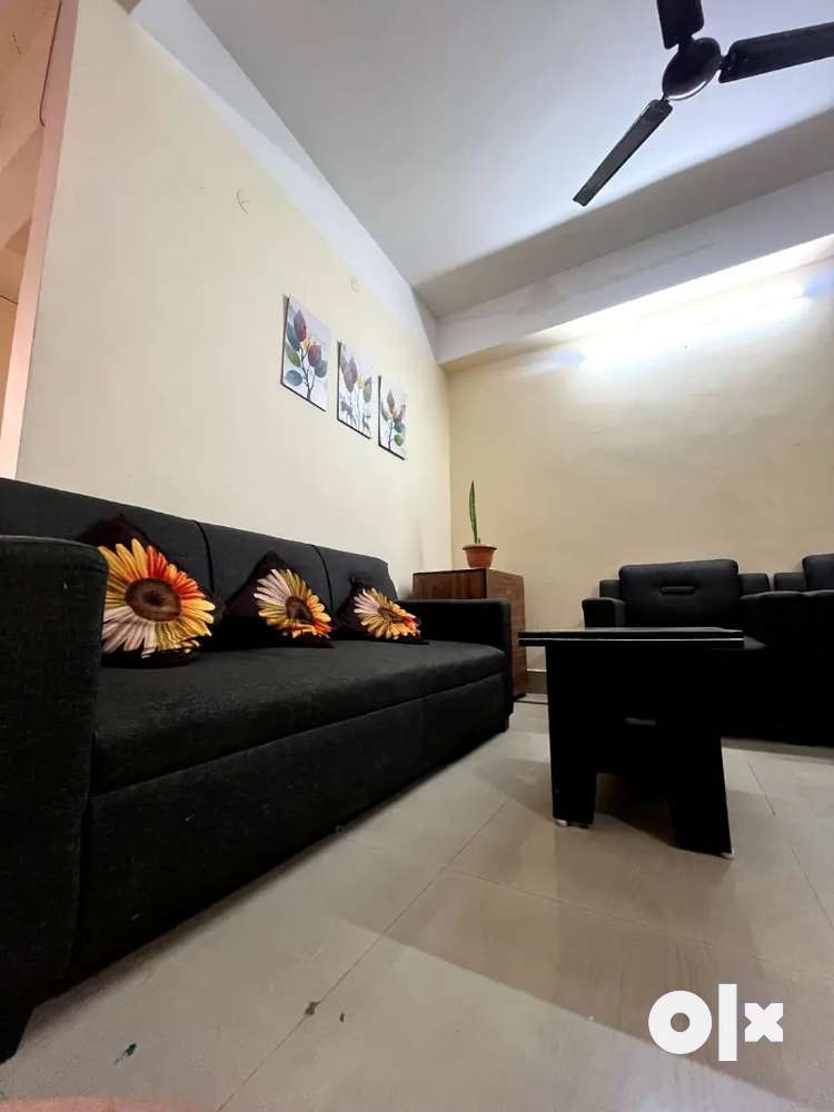 3bhk Full furnished flat for sale at sixmile Main road
