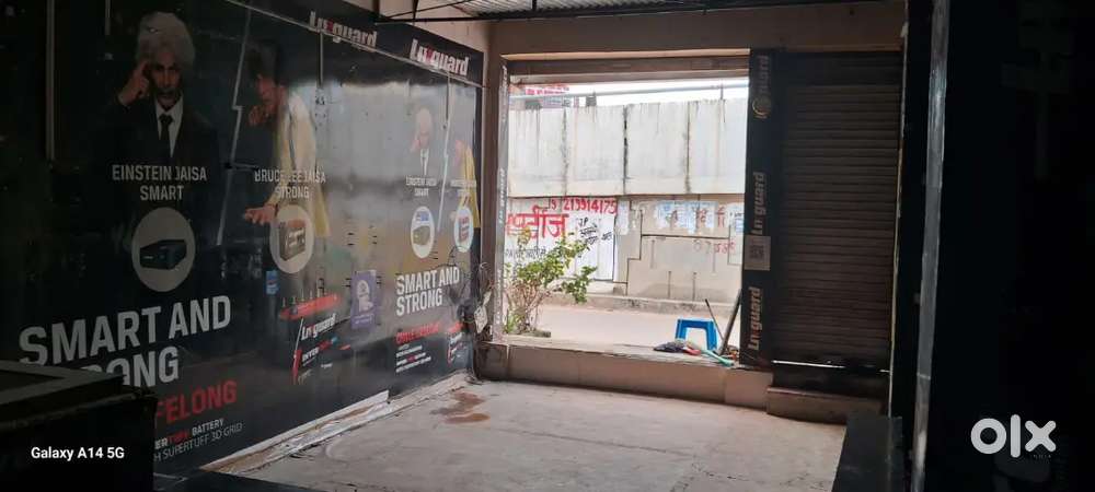 Selling this property, on the service lane near malhaur station