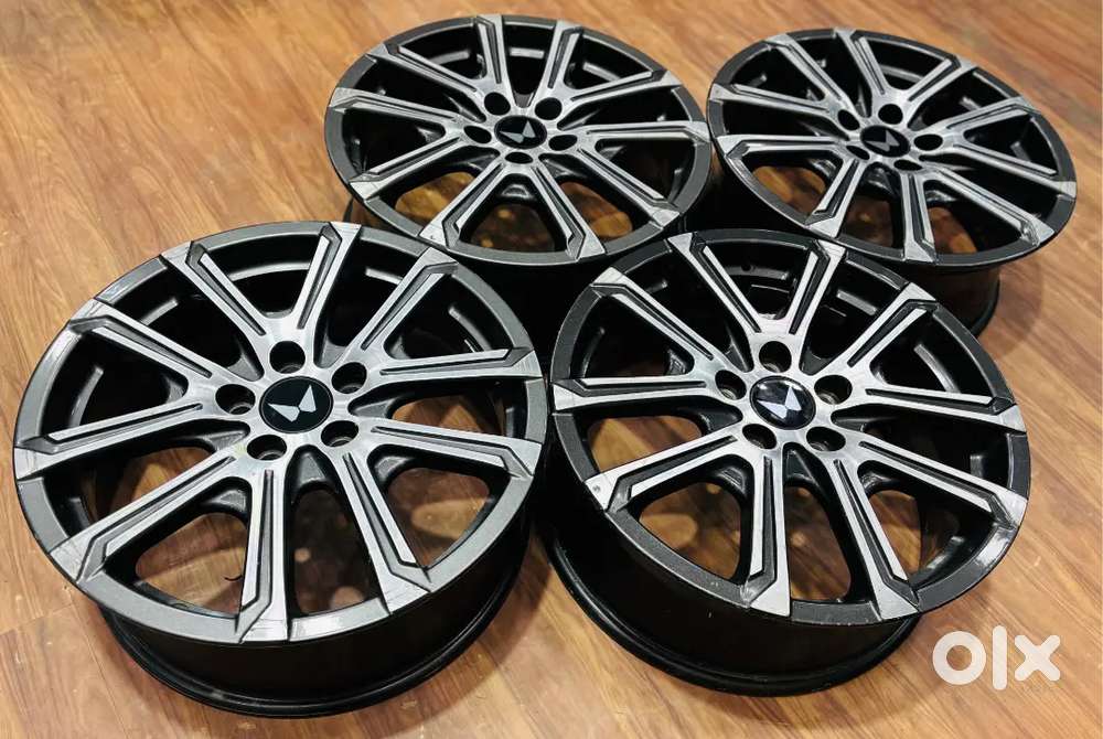 18 inch xuv 700 AX7L Alloy wheels Set of 4