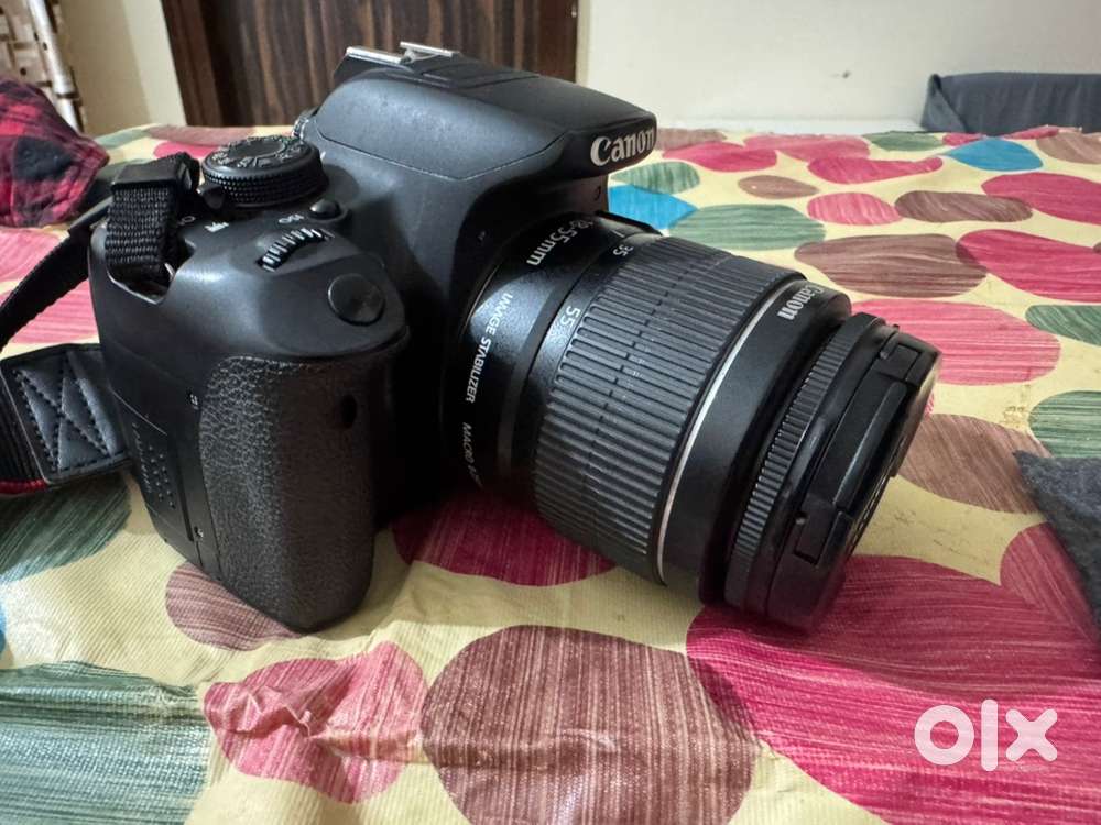 Canon 700 D