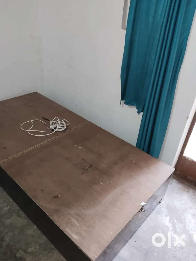 1room सेट 5000  है,9450 nu 613738 ये olx पर दिख नहीं रहा हैं