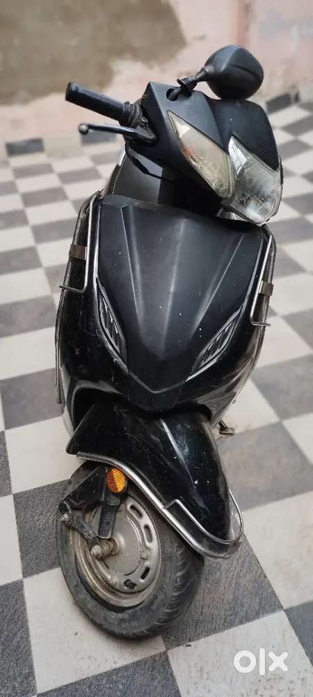 Black colour Activa 4G