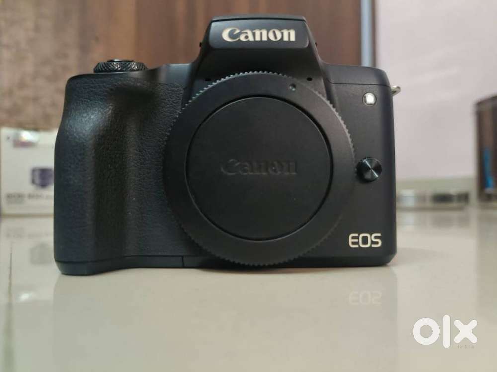 Canon mirroless camera  (M50 mark 2) with Bill