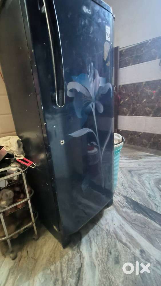 LG fridge 235 ltr 8 year old