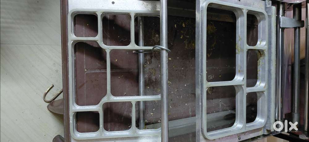 Tray sealing packing machine