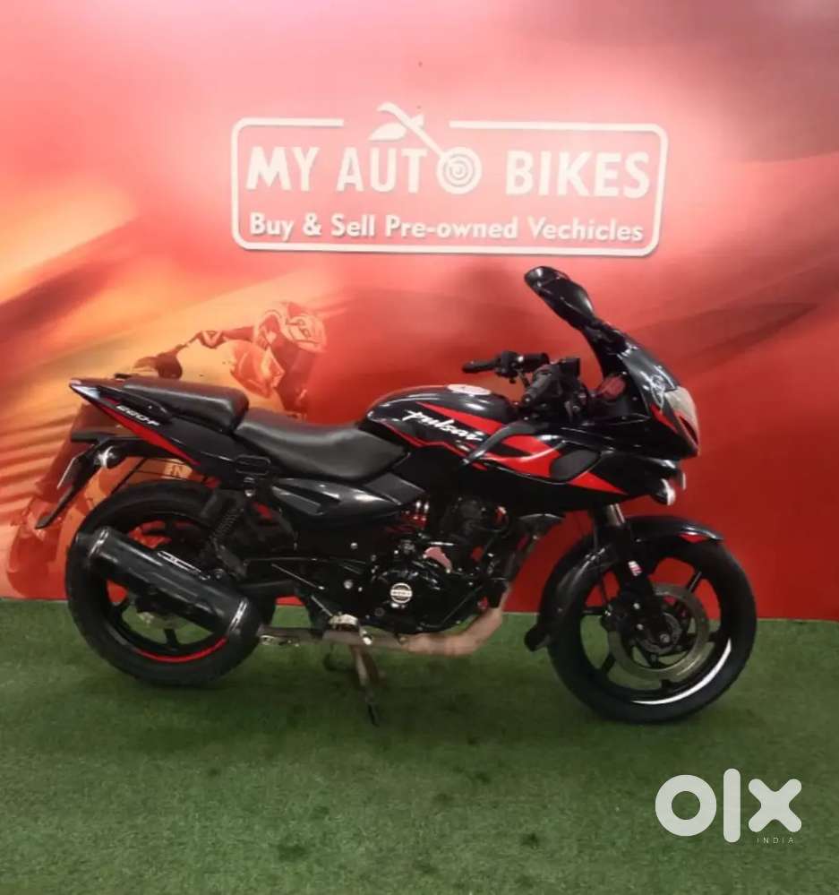 Bajaj pulsar220-2021-30000km