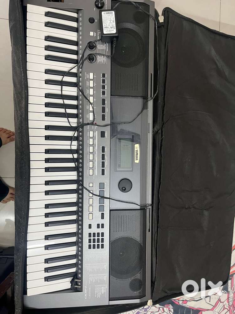 Yamaha PSR i400