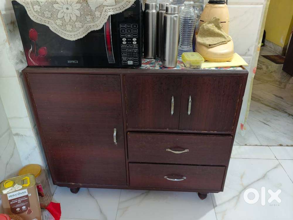 KITCHEN CABINET