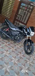 Good condition bike color black and grey urgent. mileage. 65par .litre