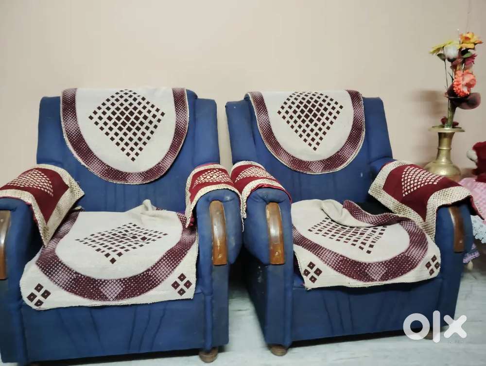 Sofas of 2single seater