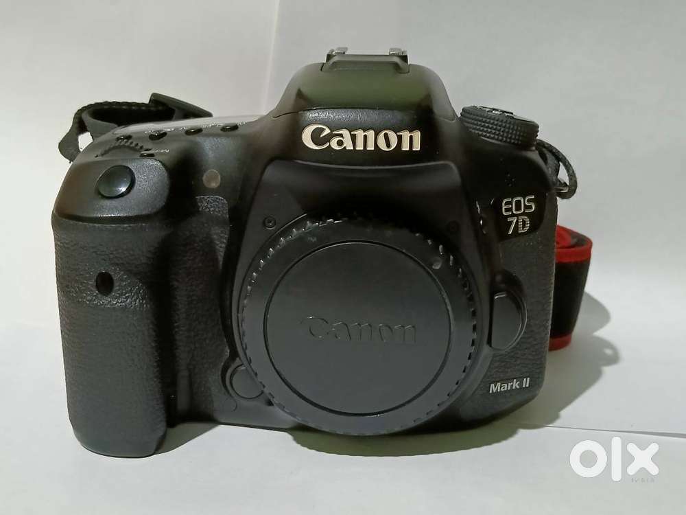 CANON 7D MARK II WITH 18-135 STM LENS