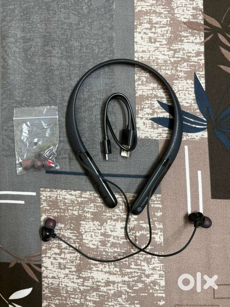Noise Tune CHARGE Neckband Bluetooth Headset (Jet Black, In the Ear)