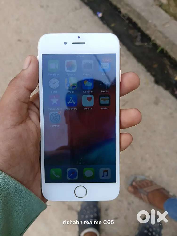iPhone 6s good quality 100% battery health
