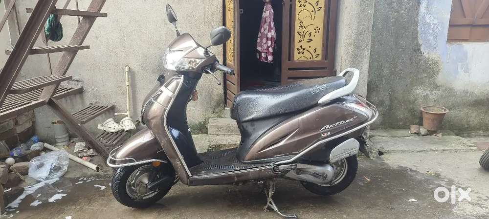 Honda Activa 5g selling