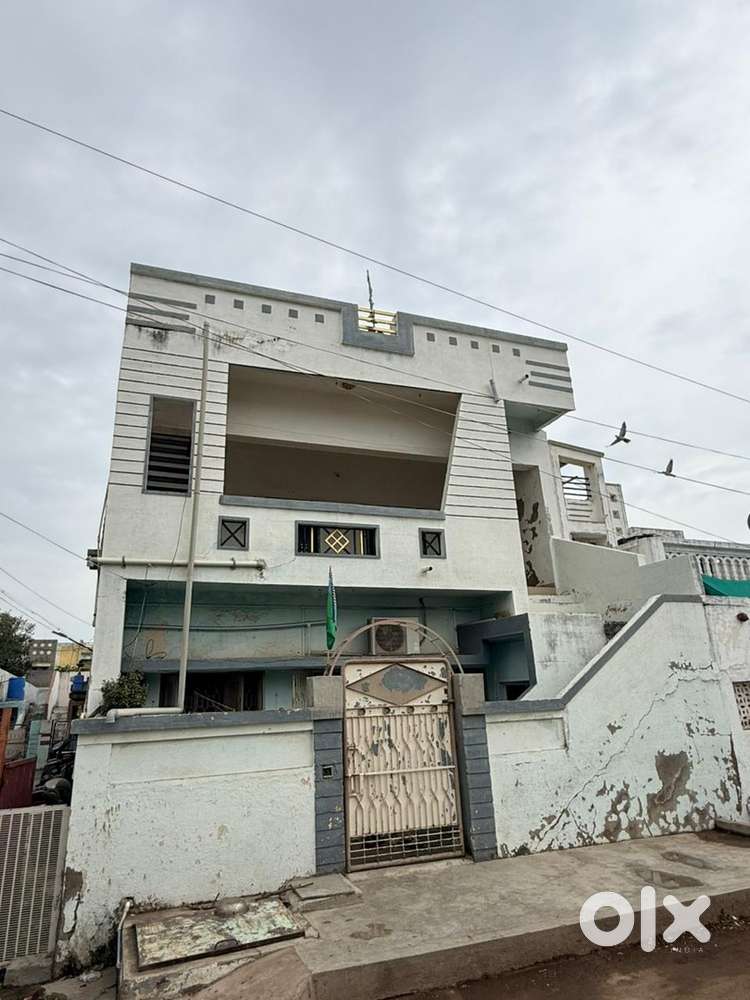 4 BHK for Muslim proparty