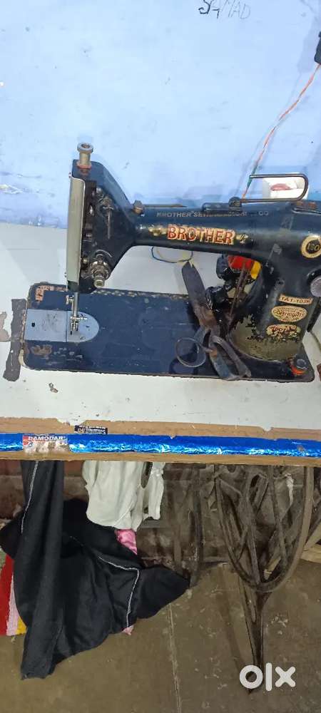 अंब्रेला सिलाई मशीन बढ़िया गुड कंडीशन
