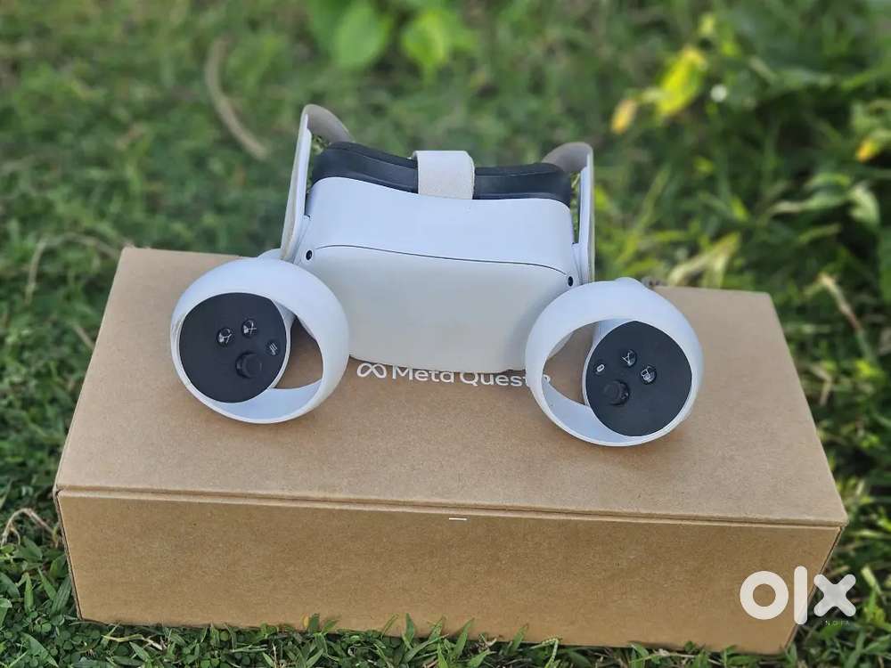 Meta Quest 2 Advanced All-In-One Virtual Reality Headset