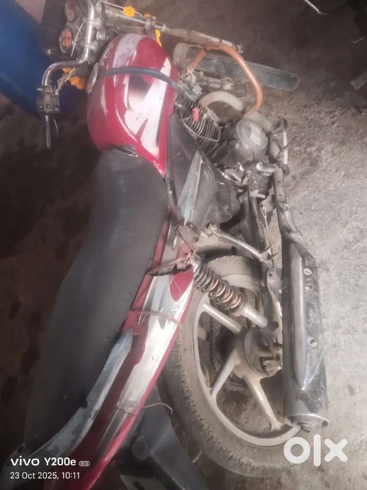 Gaadi ekdam chakachak