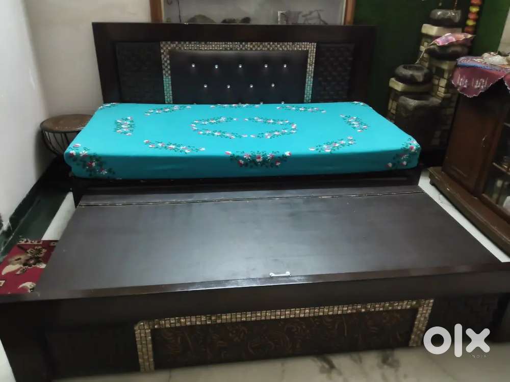 Diwan cum double bed size 6x6