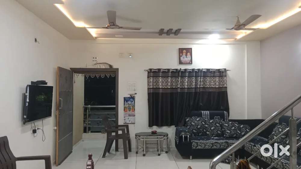 Triplex Fully furnished and ventilation