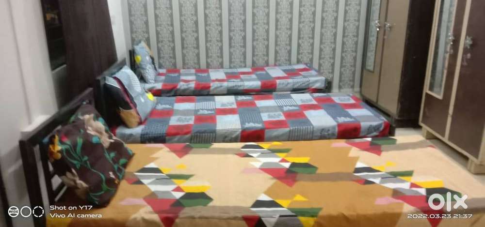 zero brokerage boys pg in Airoli near by railway station