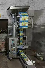 Snacks pouch packing machine