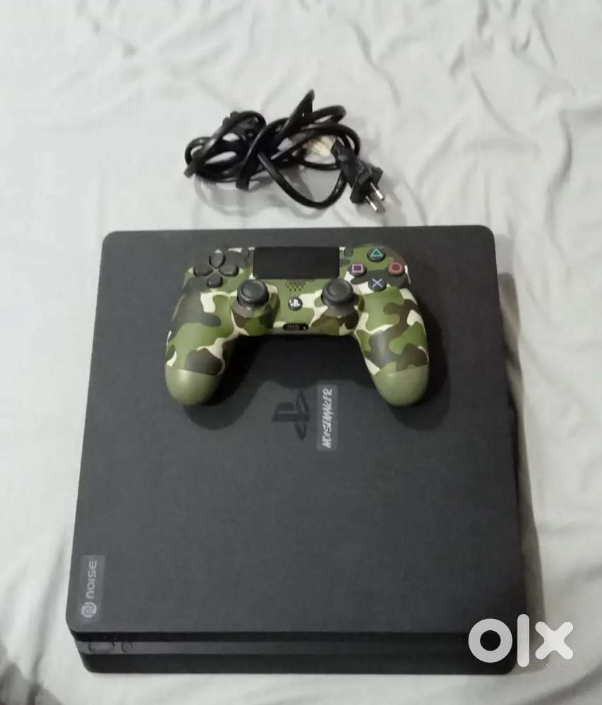 PS4 slim 1 tb with 2 controller
