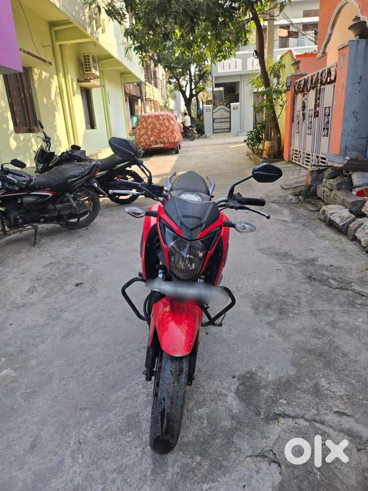 Cb hornet 160r