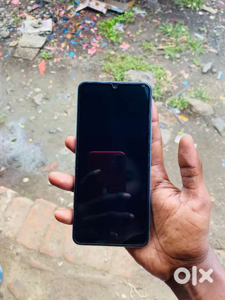 Iqoo z7s. price Rs 7000