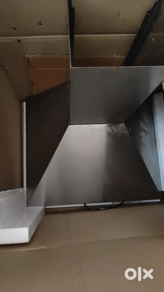Used Kitchen Chimney in Good Condition – Fully Functional!