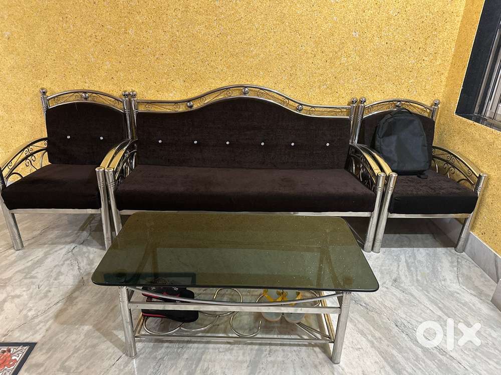 3+1+1 seater sofa with table