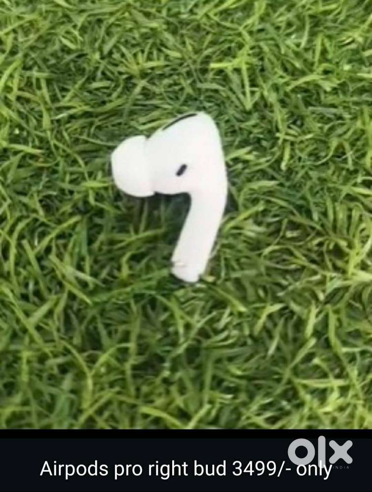Airpods pro 2  3 case right buds please see picture