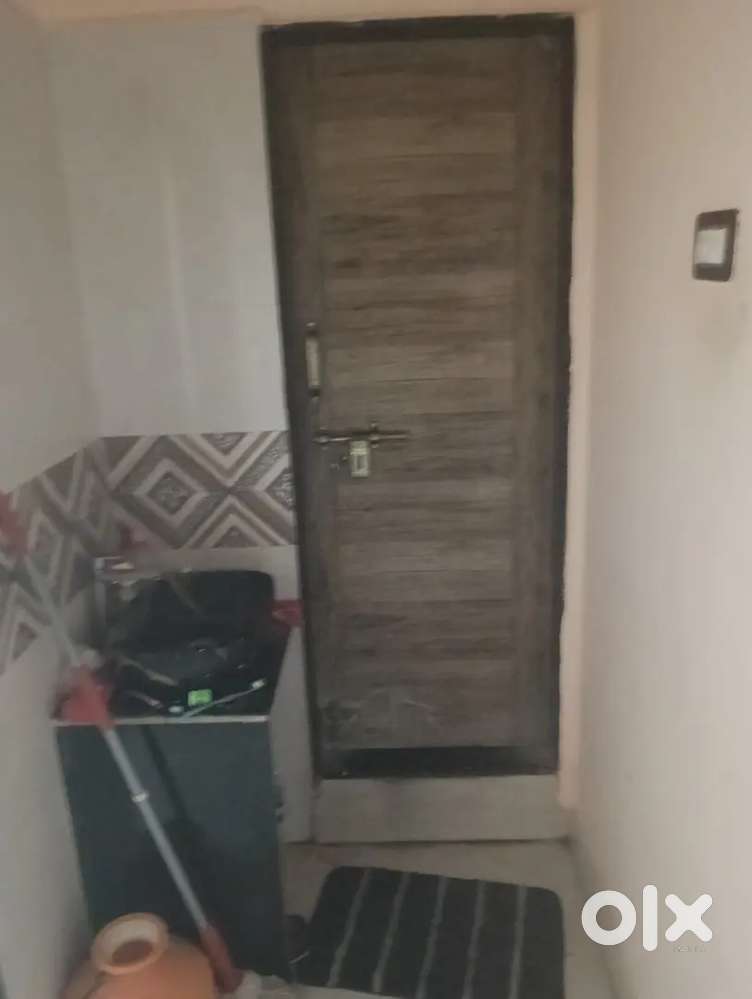 2 BHK flat room partner