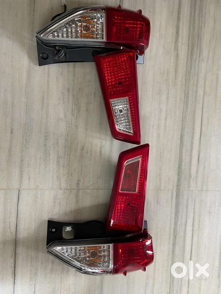 toyota innova crysta tail light