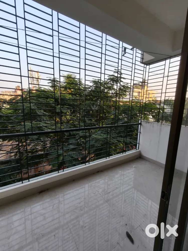 Semi-Furnished 3bhk at Zoo Road