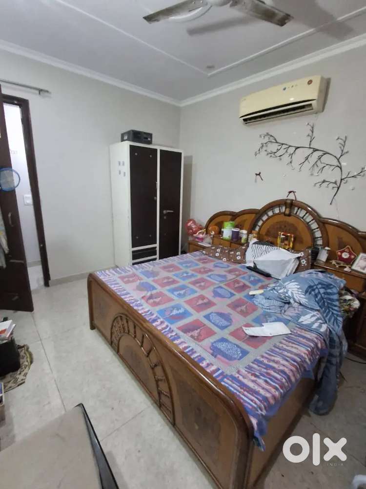 Fully furnished 2 BHK 1st floor owner free
