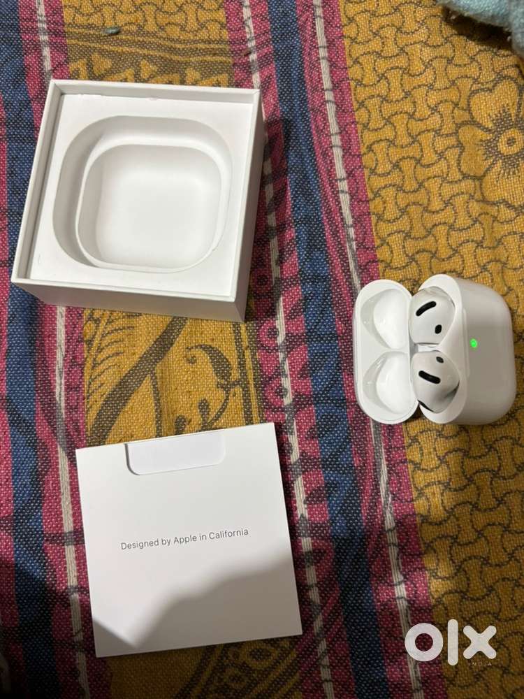Airpods pro 4 with Active noise cancellation 5 days old on sale