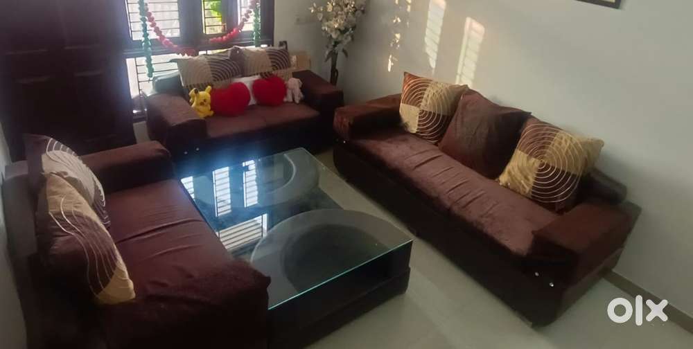 7 seater sofa with centre table