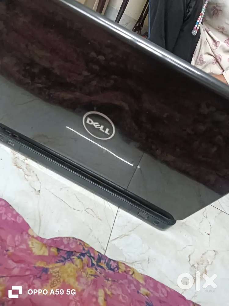 लॅपटॉप विक्री आहे