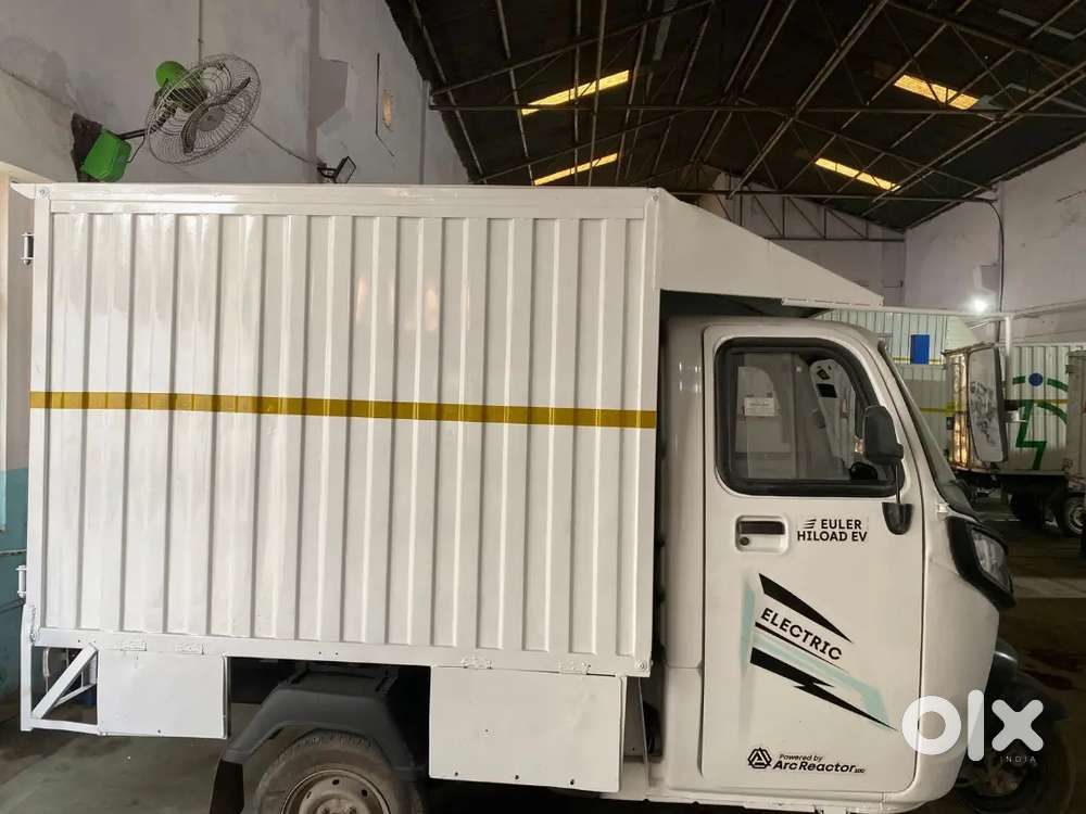 Four wheeler car / tempo