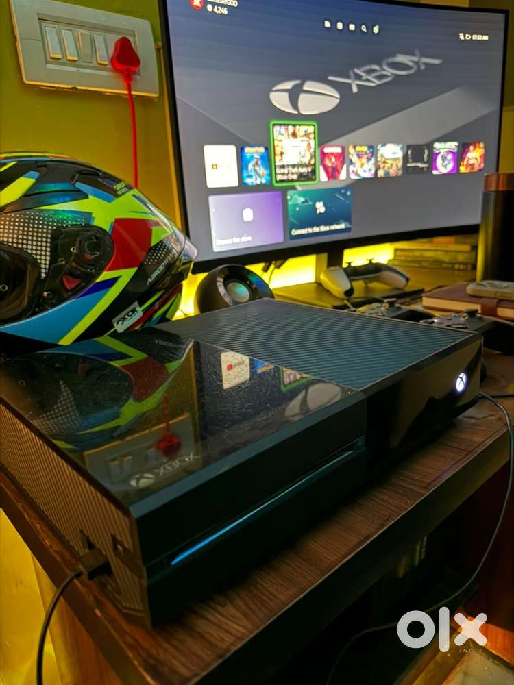 Xbox one with kinect (Motion sensor gaming)