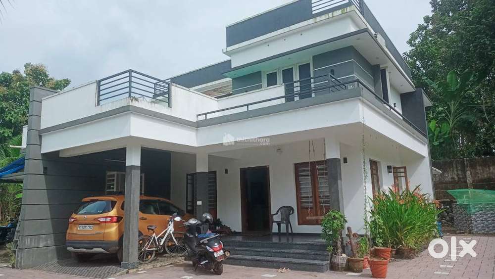 3 bhk semi furnished house for renrt in palakkad town area