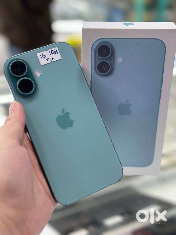 Selling iPhone 16, Mint Condition, 100% Battery Health, Variant 128GB.
